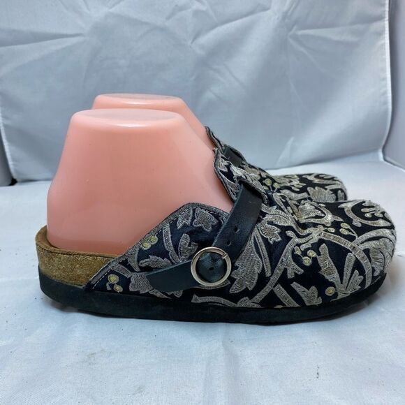 NAOT Spring clogs slip on women’s 6 - Picture 2 of 6